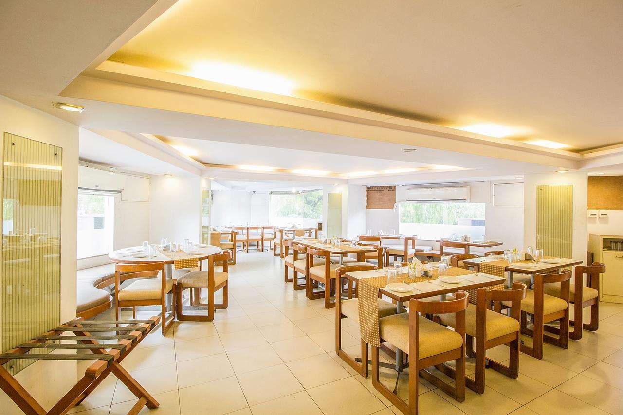 FabExpress Kalyan Hotel Vadodara Bagian luar foto