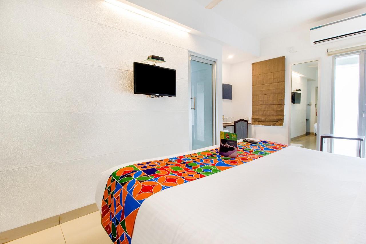 FabExpress Kalyan Hotel Vadodara Bagian luar foto